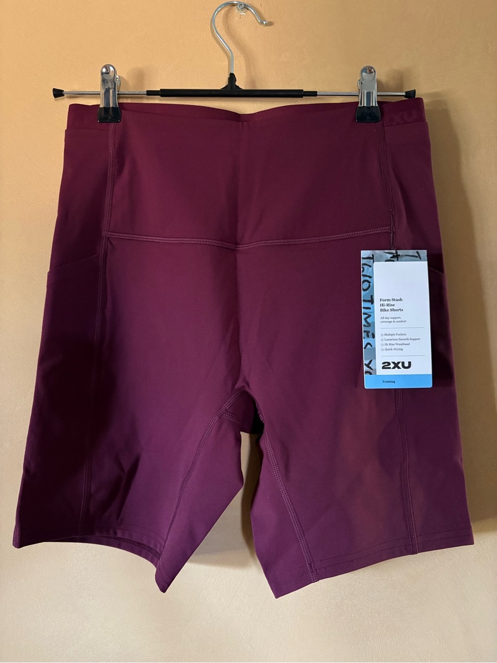 NWT 2XU Form Stash Hi Rise Bike Short